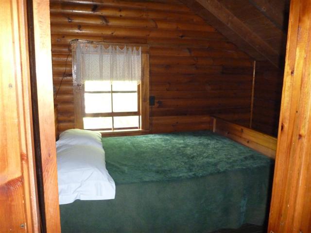cabin 144 up bedroom